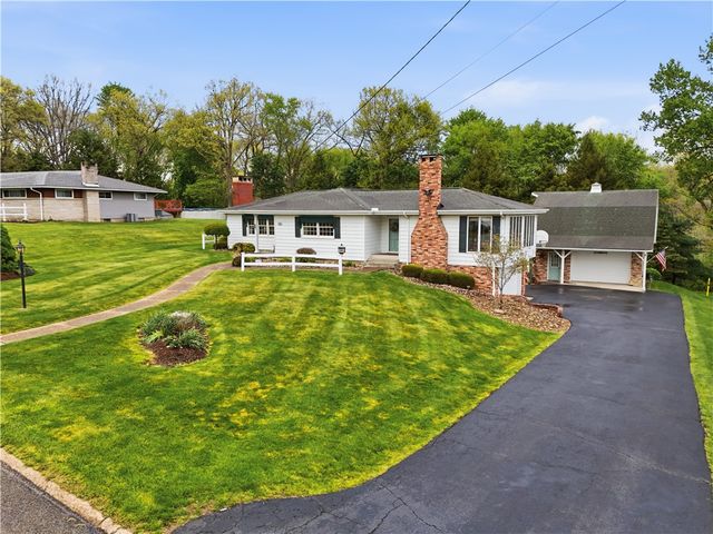 215 Edgewood Dr, Buffalo Twp, PA 16055