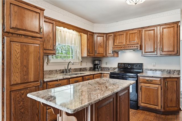 215 Edgewood Dr, Buffalo Twp, PA 16055