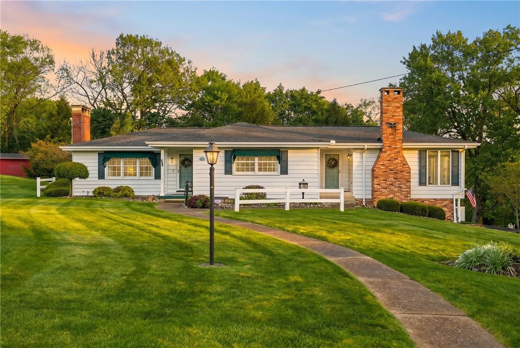 215 Edgewood Dr, Buffalo Twp, PA 16055
