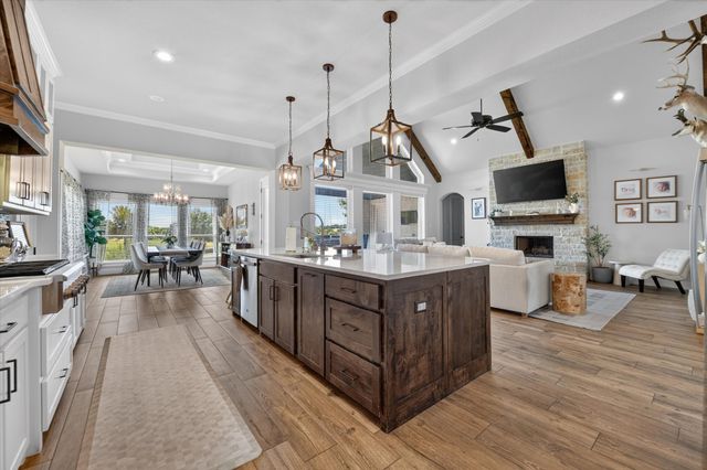 1213 Crown Valley Drive, Weatherford, TX 76087