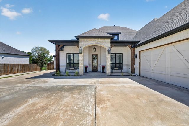 1213 Crown Valley Drive, Weatherford, TX 76087