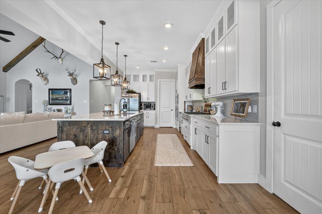 1213 Crown Valley Drive, Weatherford, TX 76087