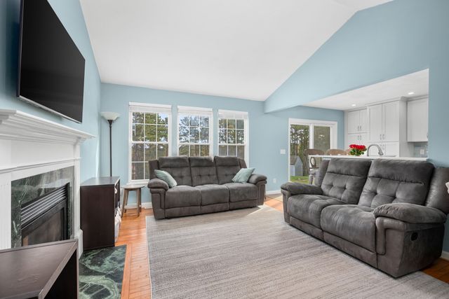 83 Dickson Dr, Plymouth, MA 02360