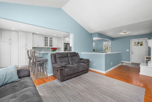 83 Dickson Dr, Plymouth, MA 02360
