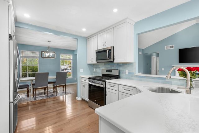 83 Dickson Dr, Plymouth, MA 02360