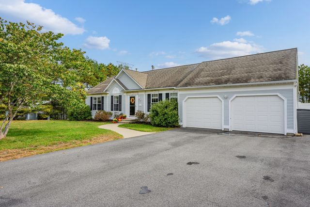 83 Dickson Dr, Plymouth, MA 02360
