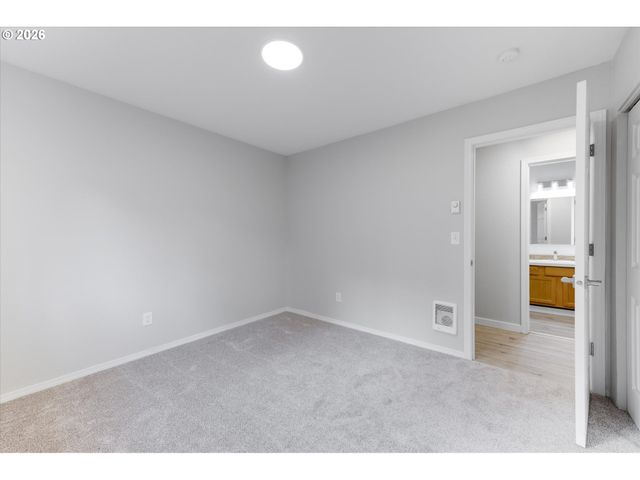 115 LOWRANE Dr, Kelso, WA 98626