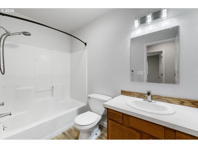 115 LOWRANE Dr, Kelso, WA 98626