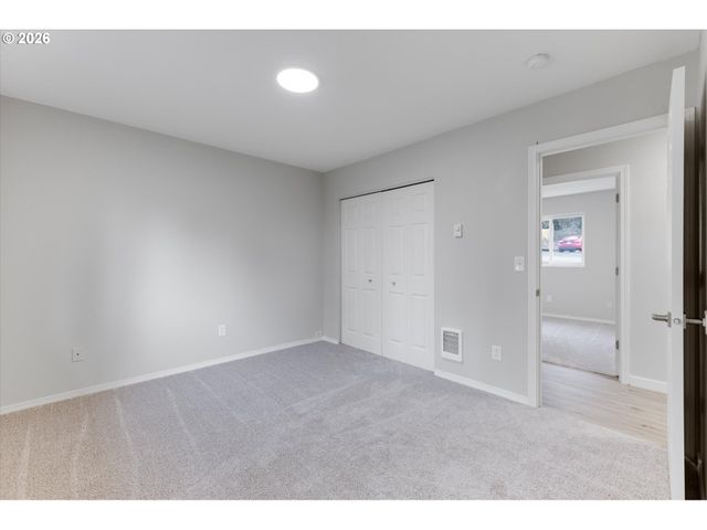 115 LOWRANE Dr, Kelso, WA 98626