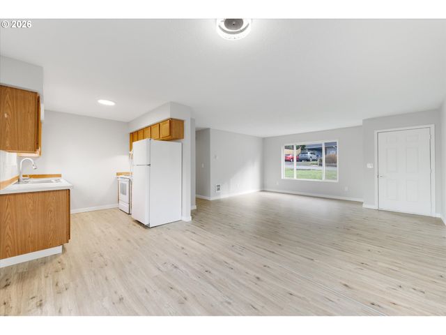 115 LOWRANE Dr, Kelso, WA 98626