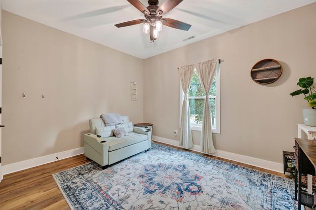 105 Lakeview Dr, Decherd, TN 37324