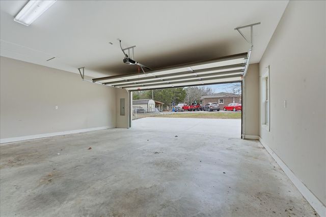 105 Lakeview Dr, Decherd, TN 37324