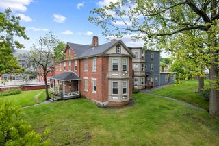 51 Prospect St, Webster, MA 01570