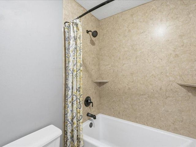 4540 Greenhaven Drive, Vadnais Heights, MN 55127