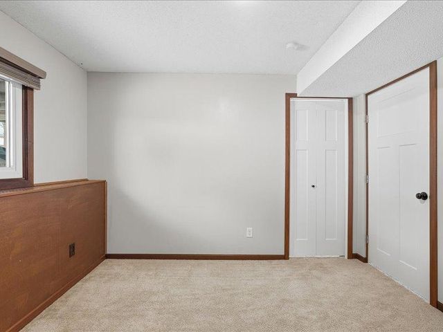 4540 Greenhaven Drive, Vadnais Heights, MN 55127