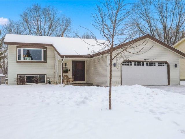 4540 Greenhaven Drive, Vadnais Heights, MN 55127