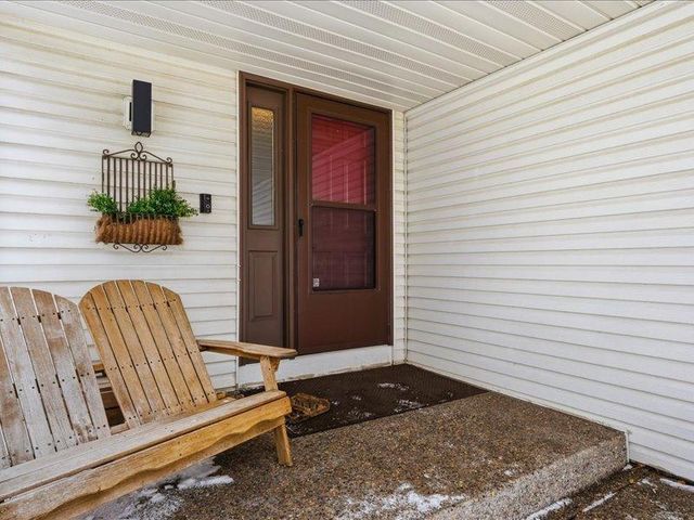 4540 Greenhaven Drive, Vadnais Heights, MN 55127