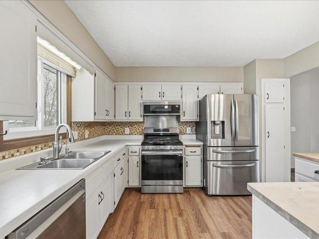 4540 Greenhaven Drive, Vadnais Heights, MN 55127