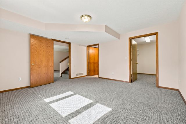1613 NW Northwood Drive, Ankeny, IA 50023