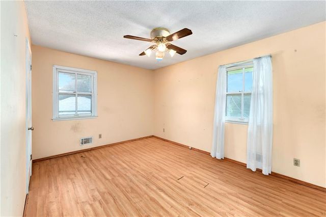 3417 NE Prather Road, Kansas City, MO 64116