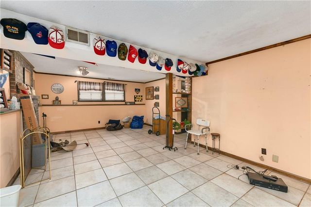 3417 NE Prather Road, Kansas City, MO 64116