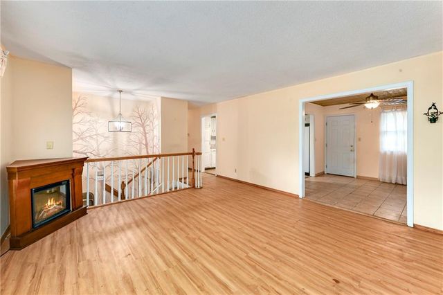 3417 NE Prather Road, Kansas City, MO 64116