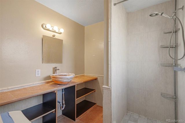 5475 S Lakeview Street, Littleton, CO 80120