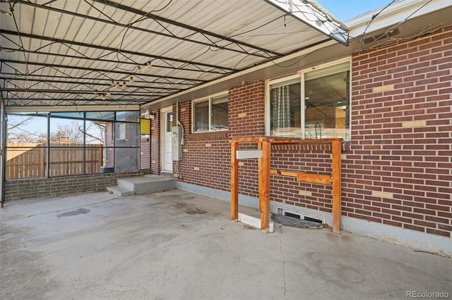 5475 S Lakeview Street, Littleton, CO 80120