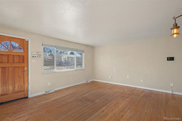 5475 S Lakeview Street, Littleton, CO 80120