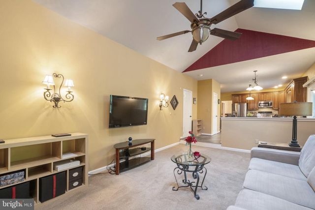 19829 HELMOND WAY, Gaithersburg, MD 20886