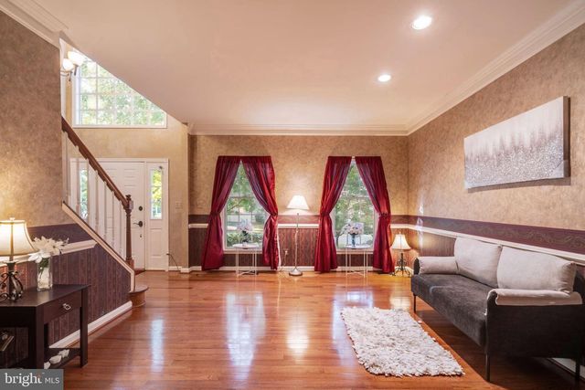 19829 HELMOND WAY, Gaithersburg, MD 20886