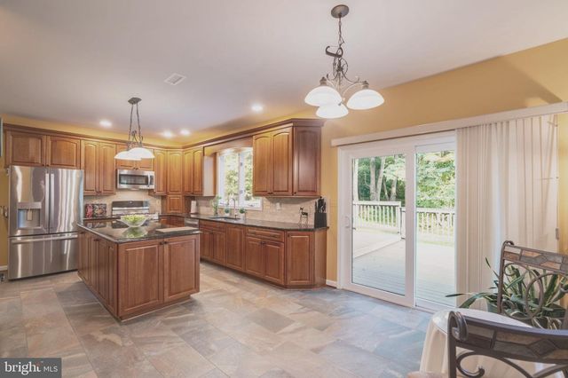 19829 HELMOND WAY, Gaithersburg, MD 20886