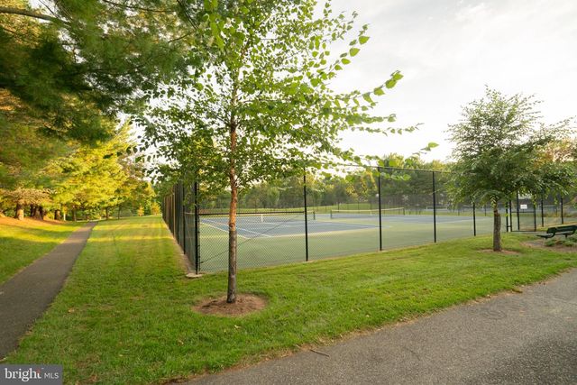 19829 HELMOND WAY, Gaithersburg, MD 20886