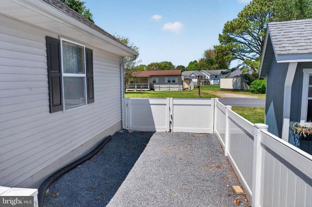 745 HICKMAN DR, Ocean View, DE 19970