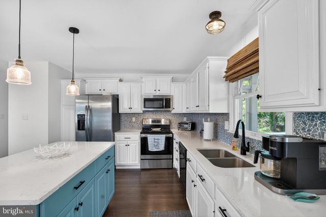 745 HICKMAN DR, Ocean View, DE 19970