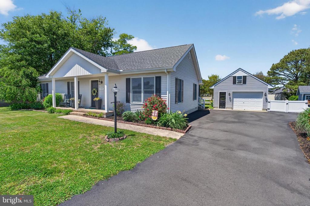 745 HICKMAN DR, Ocean View, DE 19970