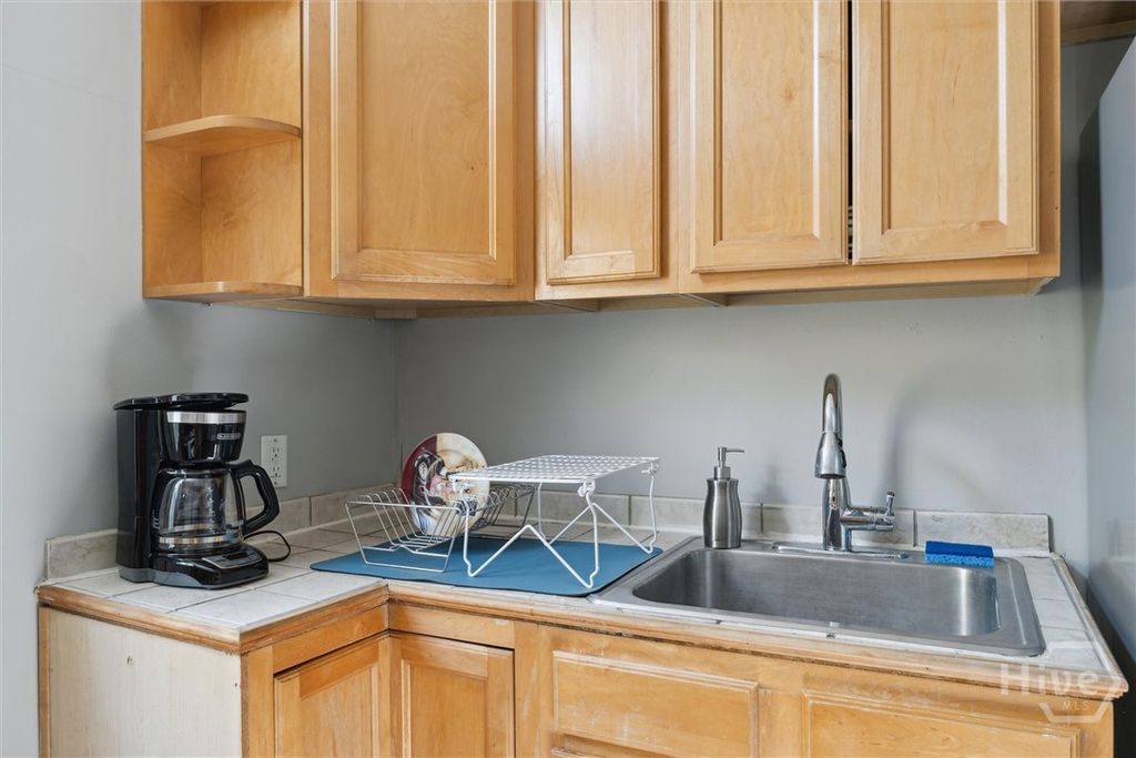 Image 18 of property listing at 534 E Gordon Lane, Savannah, GA 31401