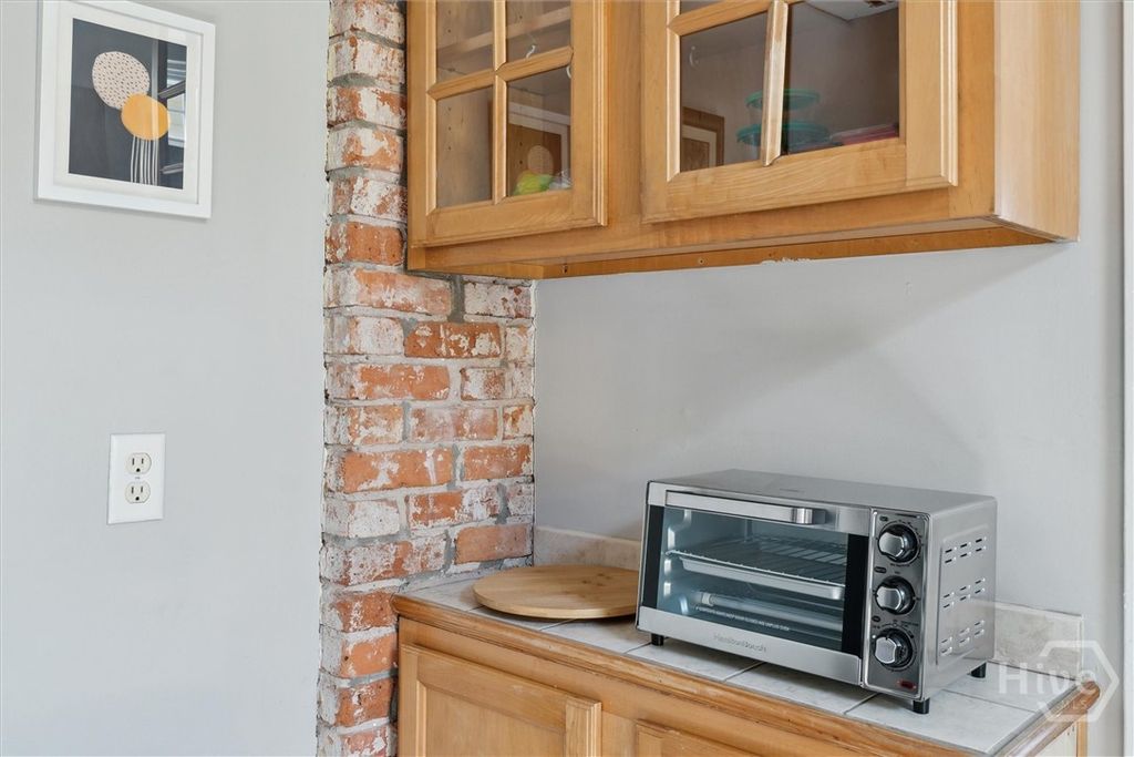 Image 19 of property listing at 534 E Gordon Lane, Savannah, GA 31401