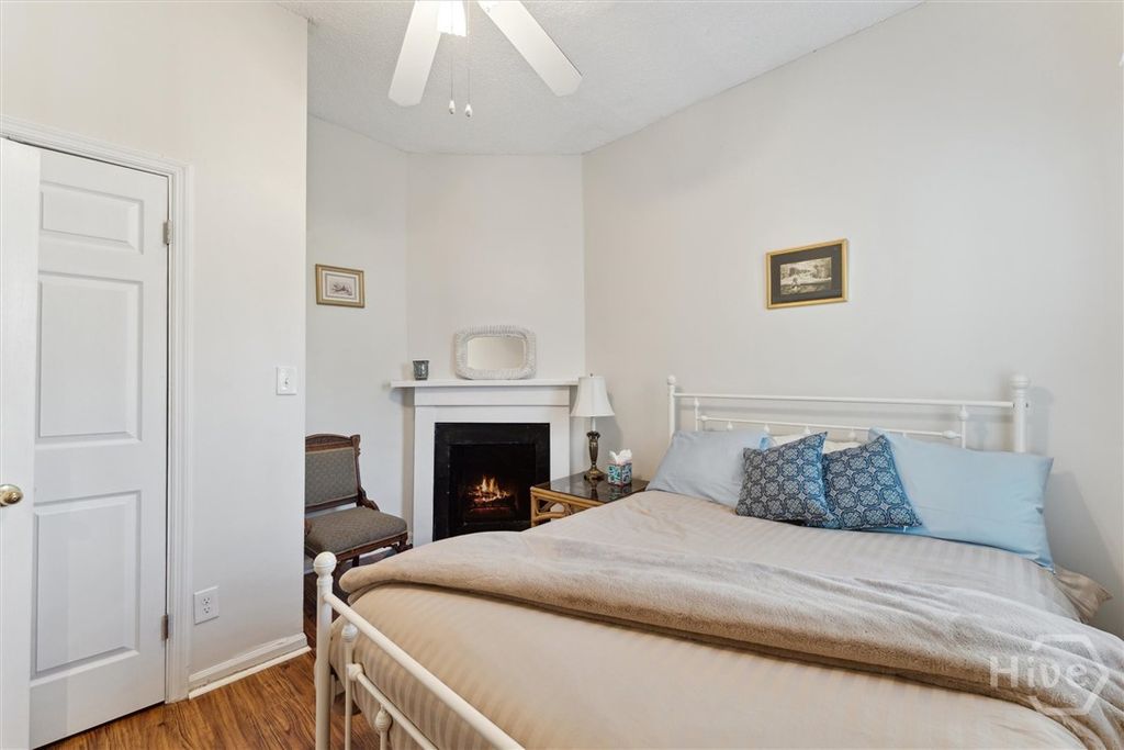 Image 22 of property listing at 534 E Gordon Lane, Savannah, GA 31401