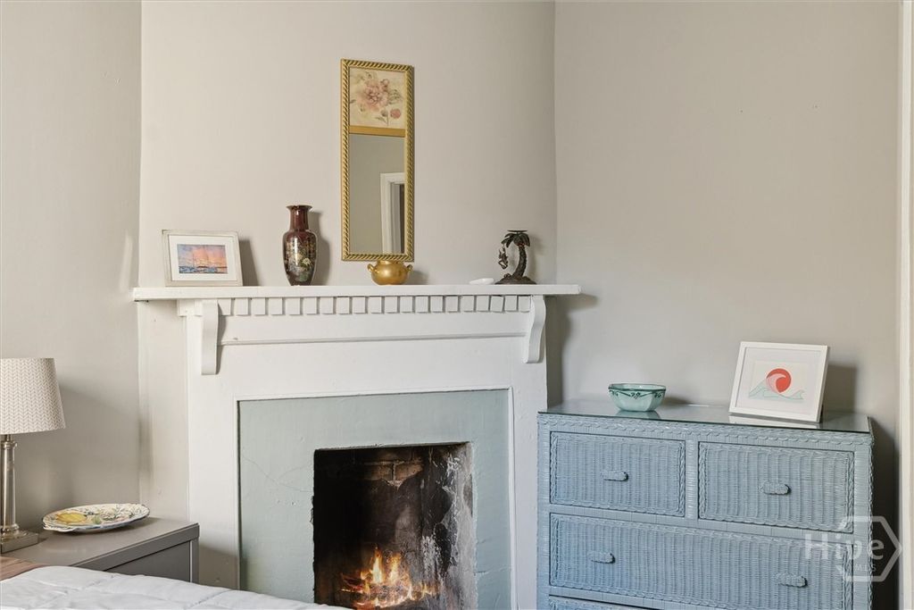 Image 27 of property listing at 534 E Gordon Lane, Savannah, GA 31401