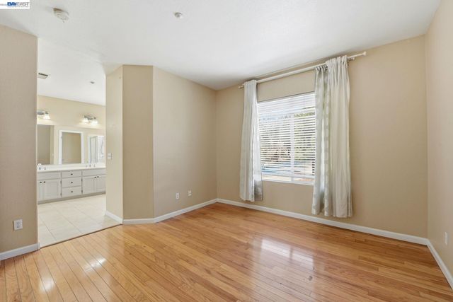 110 Pear LN, Union City, CA 94587