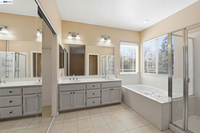 110 Pear LN, Union City, CA 94587