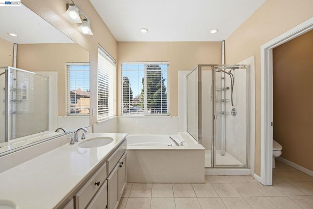 110 Pear LN, Union City, CA 94587