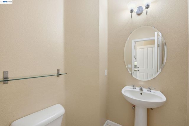 110 Pear LN, Union City, CA 94587