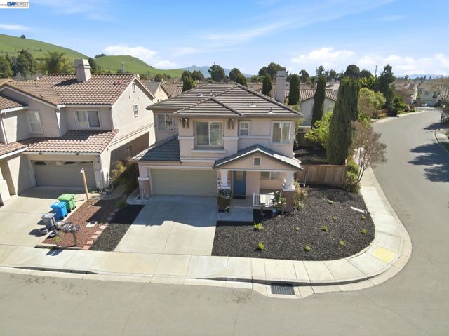 110 Pear LN, Union City, CA 94587