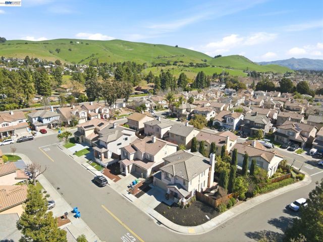 110 Pear LN, Union City, CA 94587