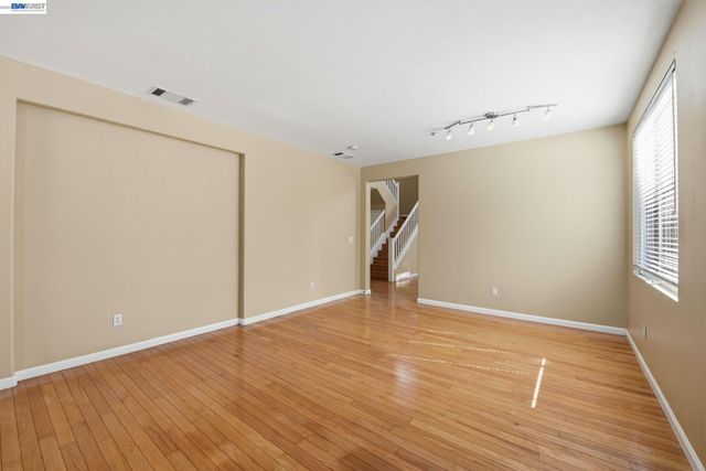 110 Pear LN, Union City, CA 94587