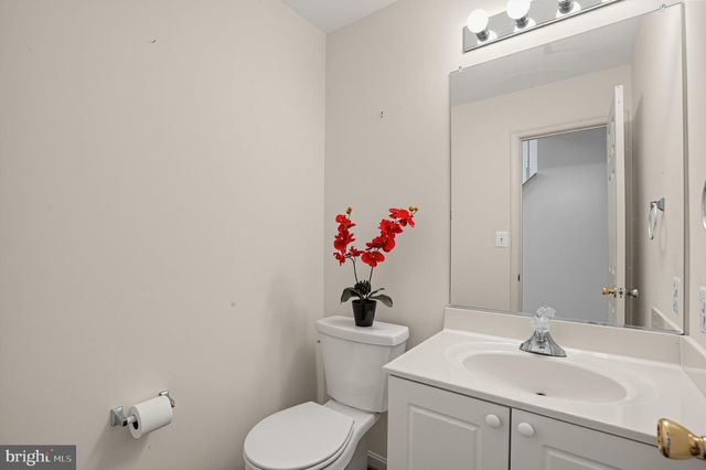9514 HICKORY HILL DR, Fredericksburg, VA 22408