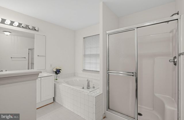 9514 HICKORY HILL DR, Fredericksburg, VA 22408