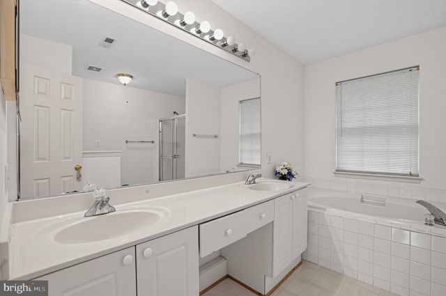 9514 HICKORY HILL DR, Fredericksburg, VA 22408